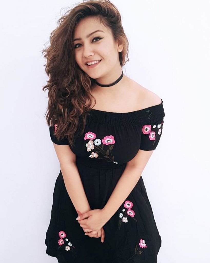 Aashika Bhatia wiki, age, family, serial, movies, biography 1 Aashika Bhatia Latest Photos 2