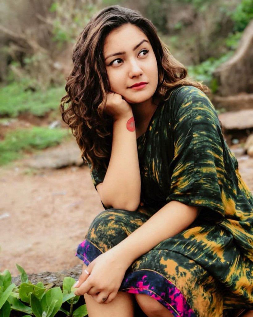 Aashika Bhatia biography, wiki, age, family, serial, movies - breezemasti