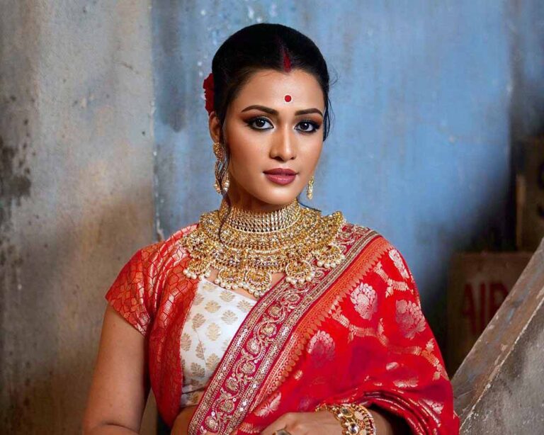 Ketaki Chitale (Marathi Actress) Age, Family, Husband, Biography ...