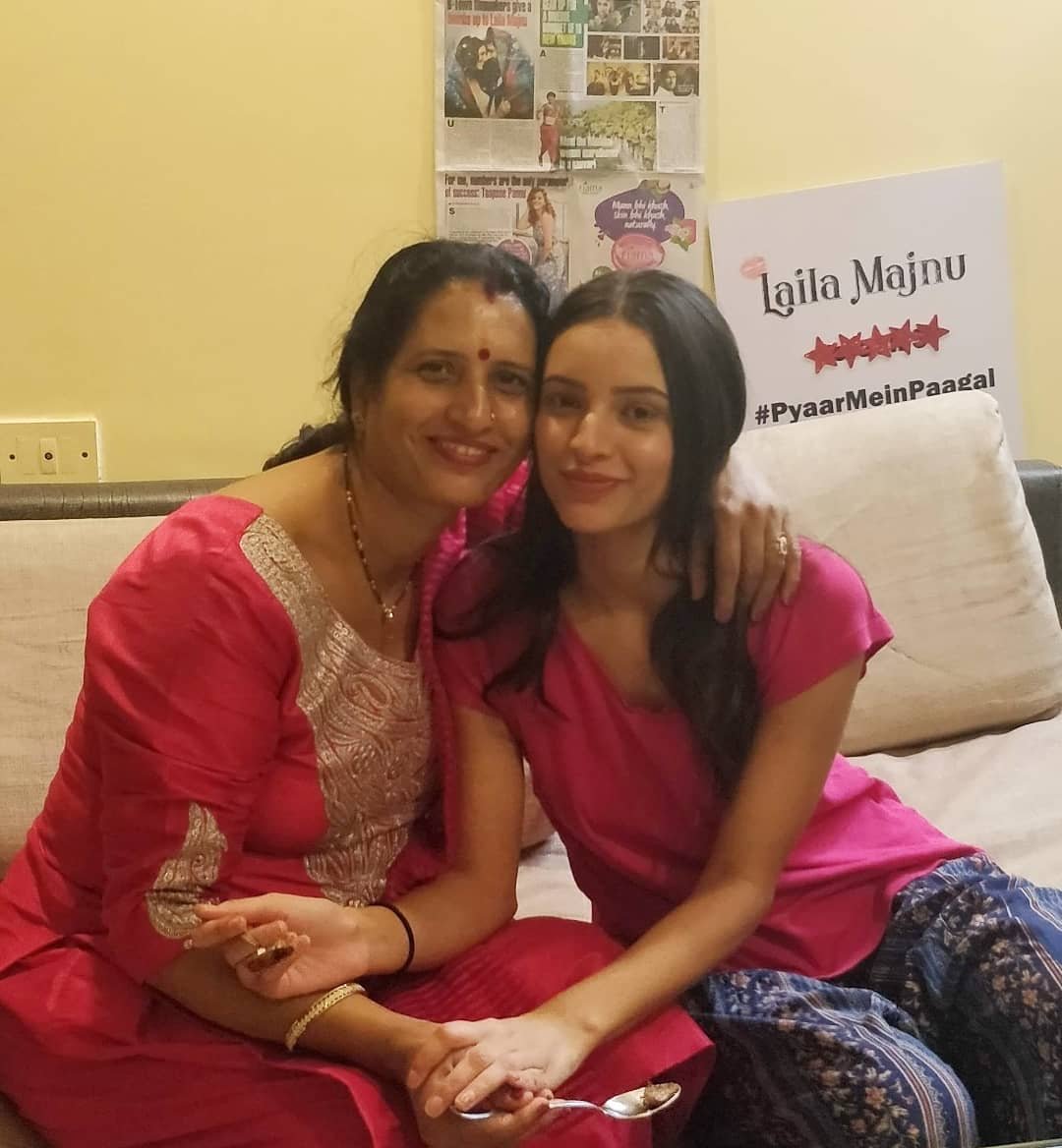 Tripti Dimri Age, Family, Husband, Serial, Biography 2 Actress Tripti Dimri With Mother Photos