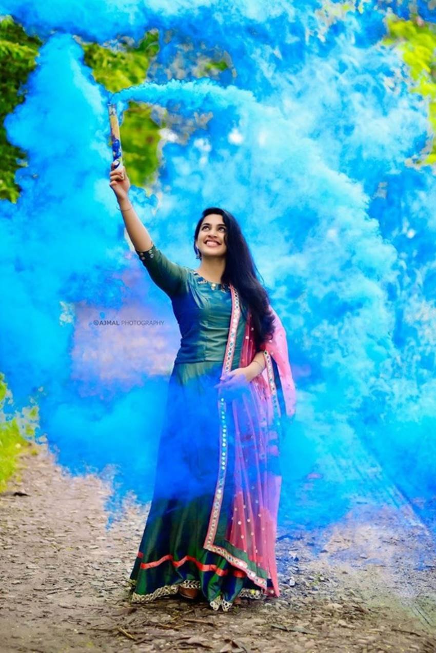 Vanditha Manoharan Age, Husband, Family, Movies, Biography 6 Actress Vanditha Manoharan Photos (7)