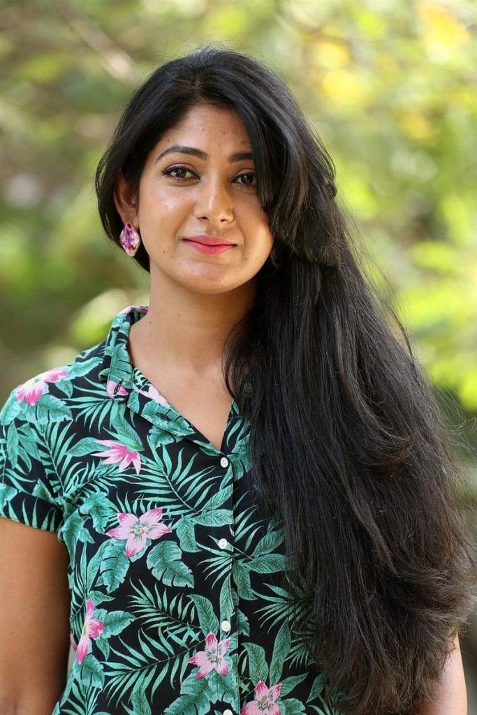 Yagna Shetty Age, Family, Husband, Movies, Biography 2 Actress Yagna Shetty Images