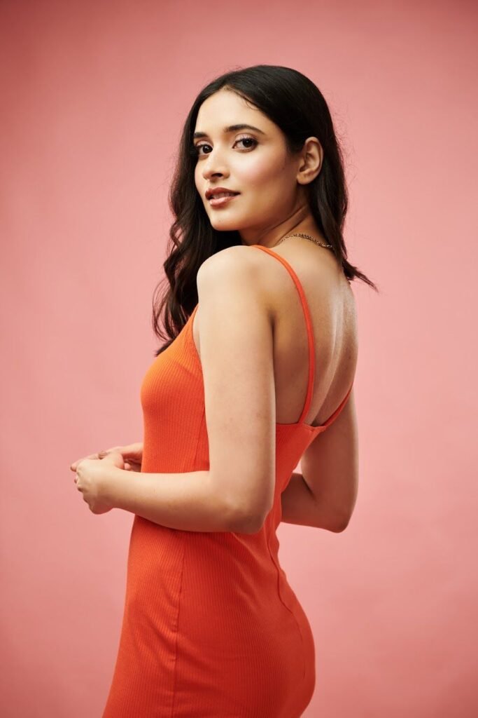 Aishwarya Ojha Age, Family, Husband, Movies, Biography 3 Aishwarya Ojha Actress Images