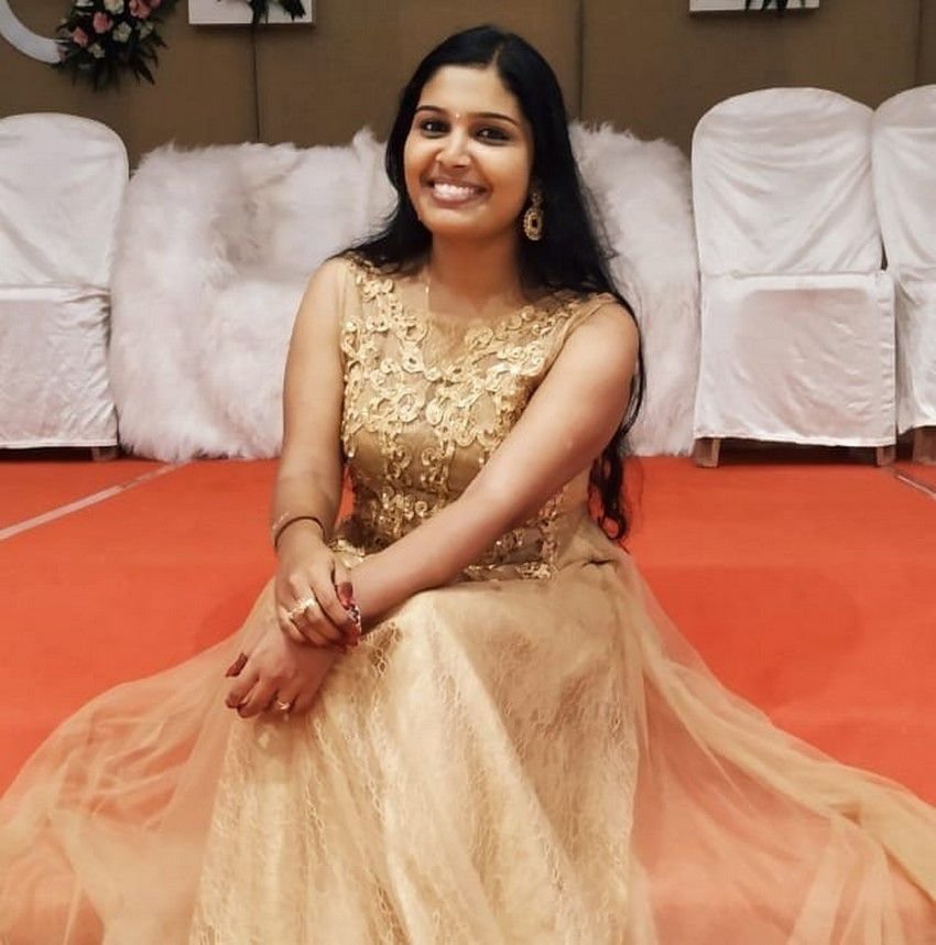 Akhina Shibu age, family, husband, serial, biography 4 Akhina Shibu Serial Actress Images