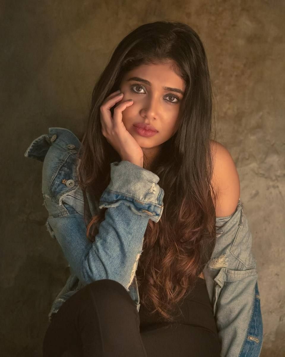 Alasandra Johnson Stills (1)