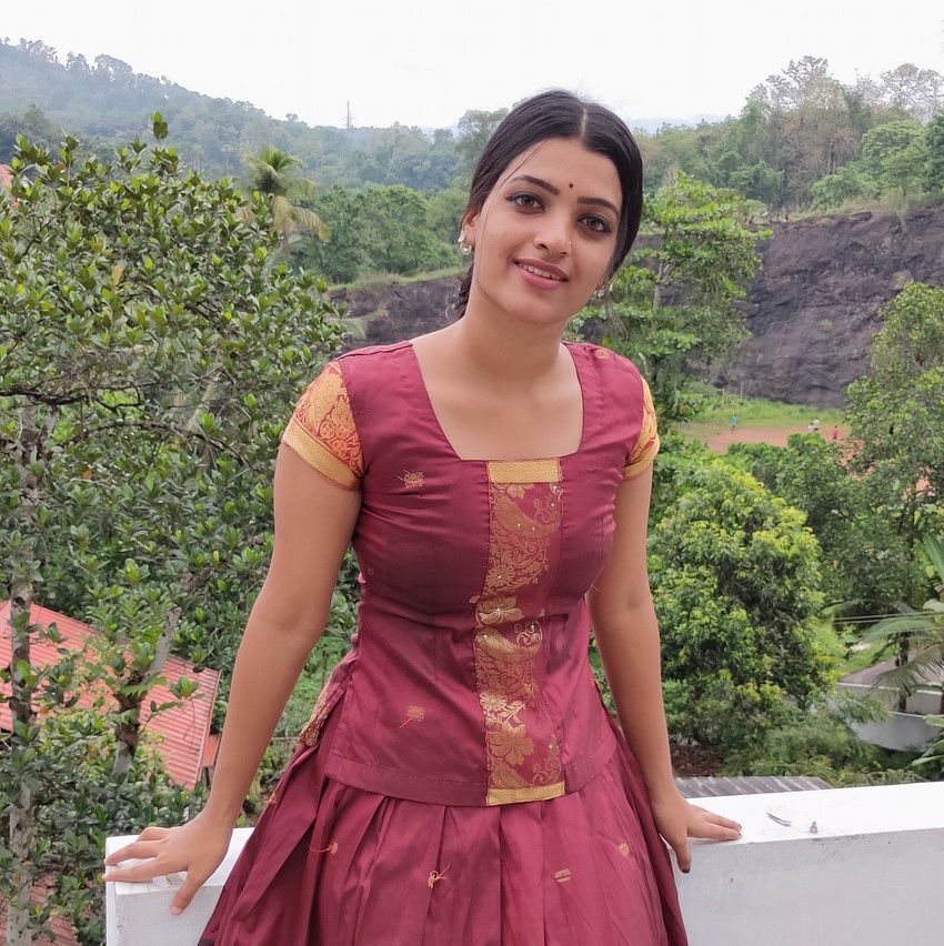 Amrutha Saju age, family, movies, husband, biography 3 Amrutha Saju Actress Photos