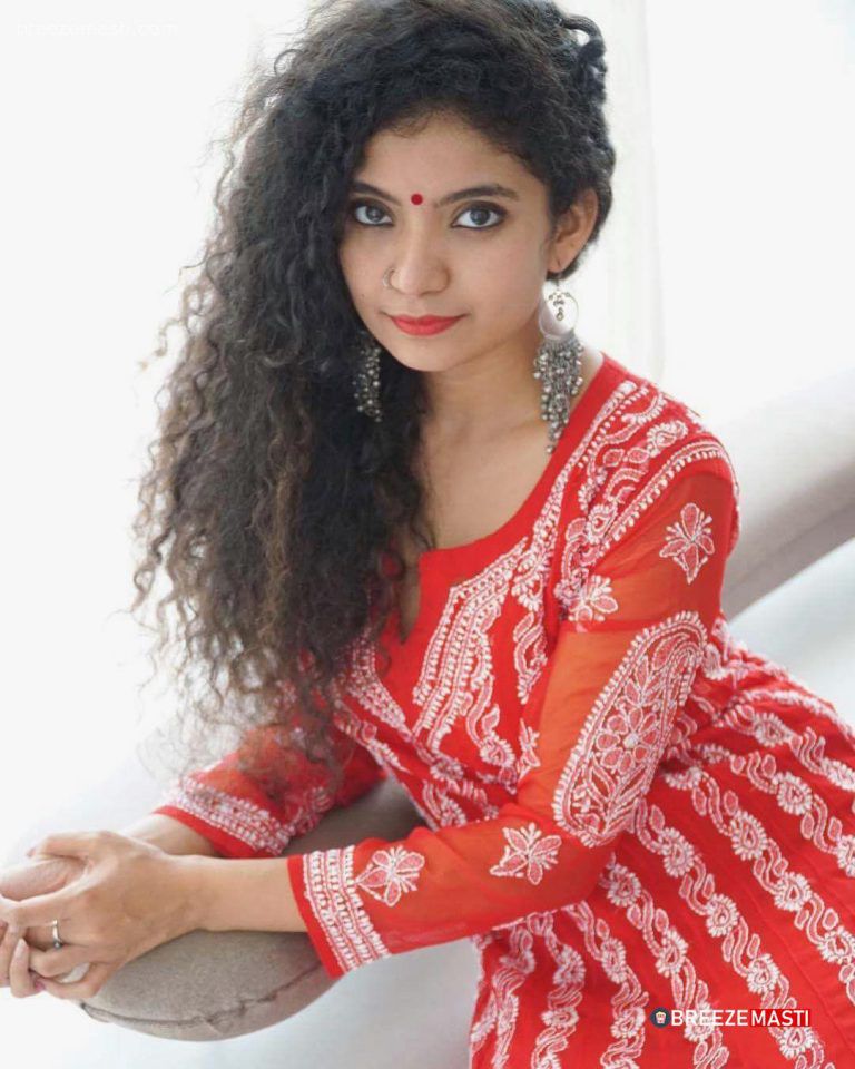 Anna Ben Nayarambalam Biography, Age, Family, Career, Wiki