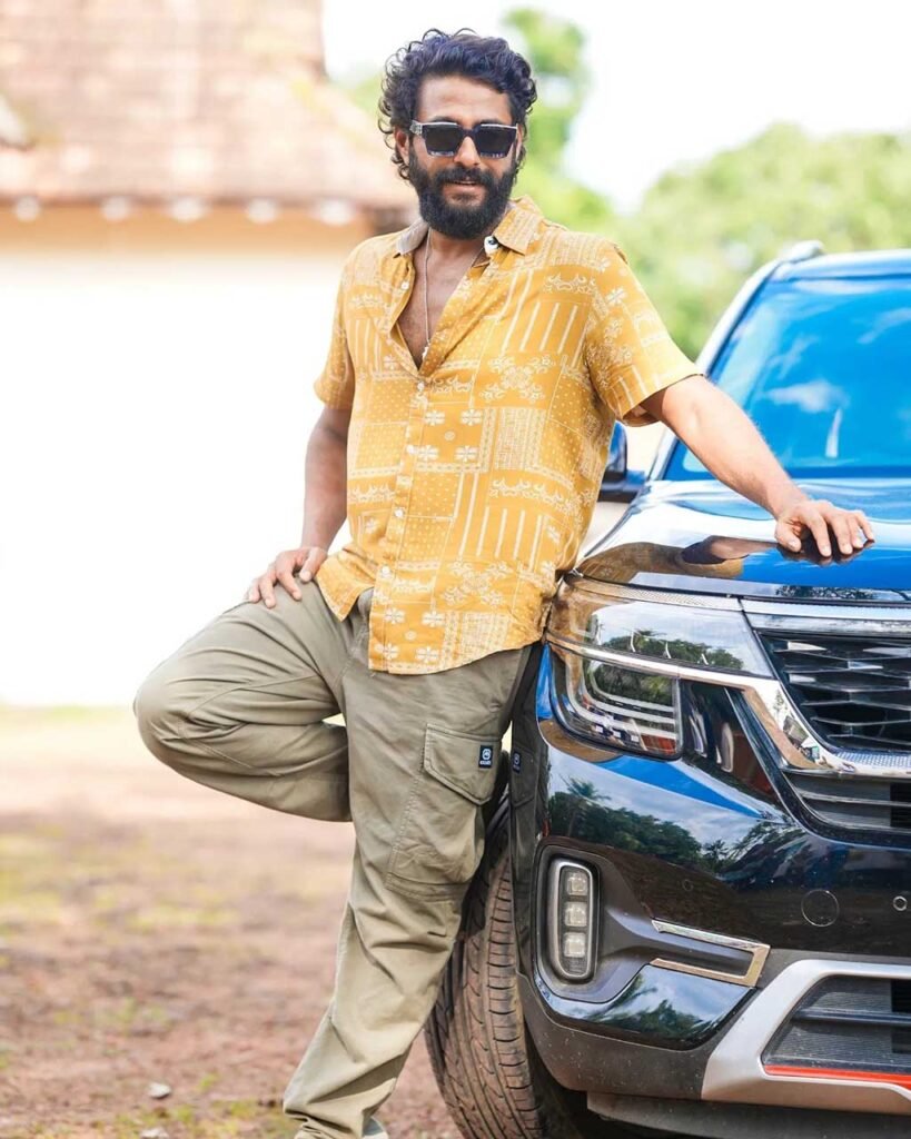 Antony Varghese Age, Wife, Net Worth, Movies, Biography 2 Antony Varghese actor photoshoot