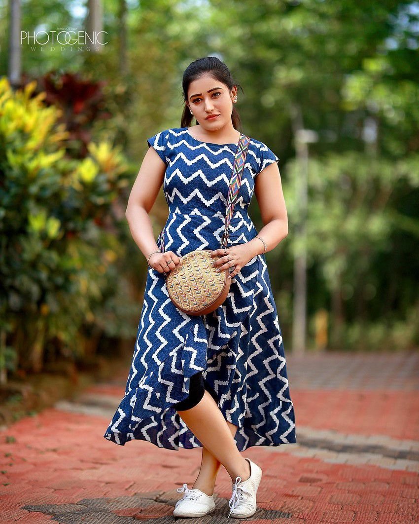 Anumol RS Age, Family, Husband, Serials, Biography 2 Anumol Rs (anukutty) Serial Actress Pics