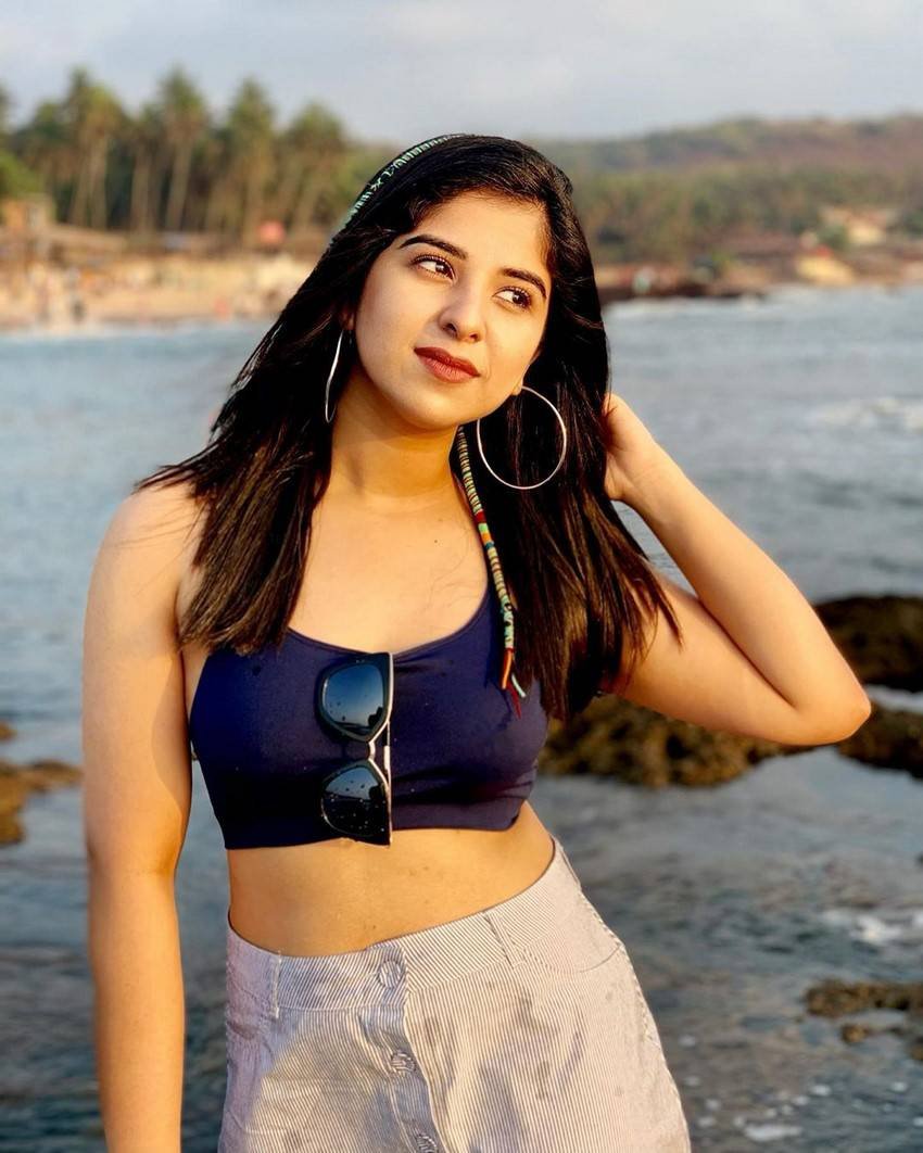 Aparna Thomas Actress Photos