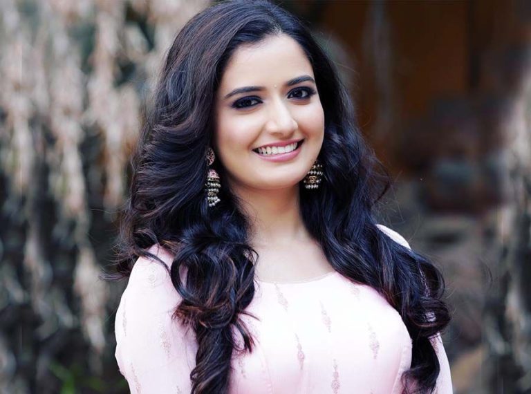 Ashika Ranganath Age, Family, Husband, Net Worth, Movies, Biography ...