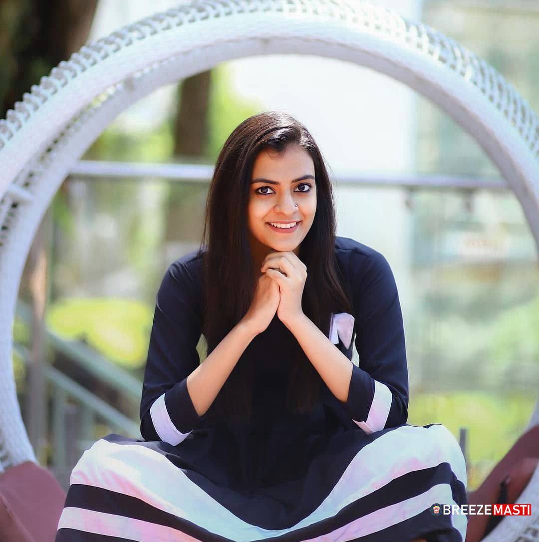 Chaithania Prakash Age, Wiki, Family, Movies, Biography 2 Chaithania Prakash Photoshoot