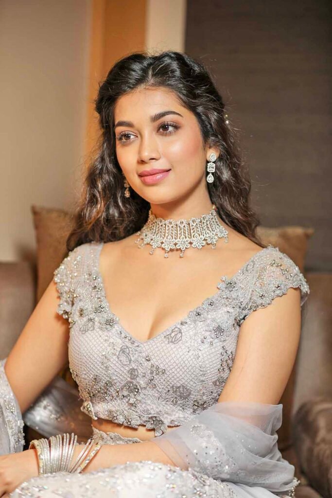 Digangana Suryavanshi Age, Family, Movies, Serial, Biography 6 Digangana Suryawanshi Photo Gallery