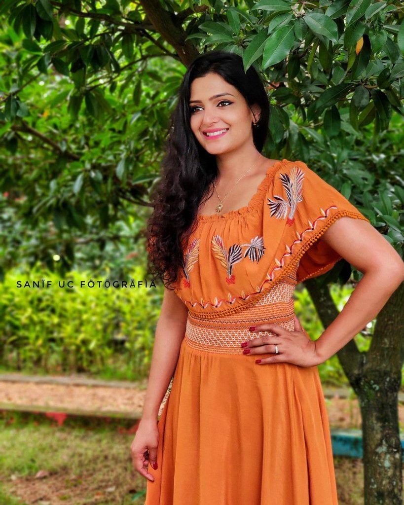 Divya Pillai Images