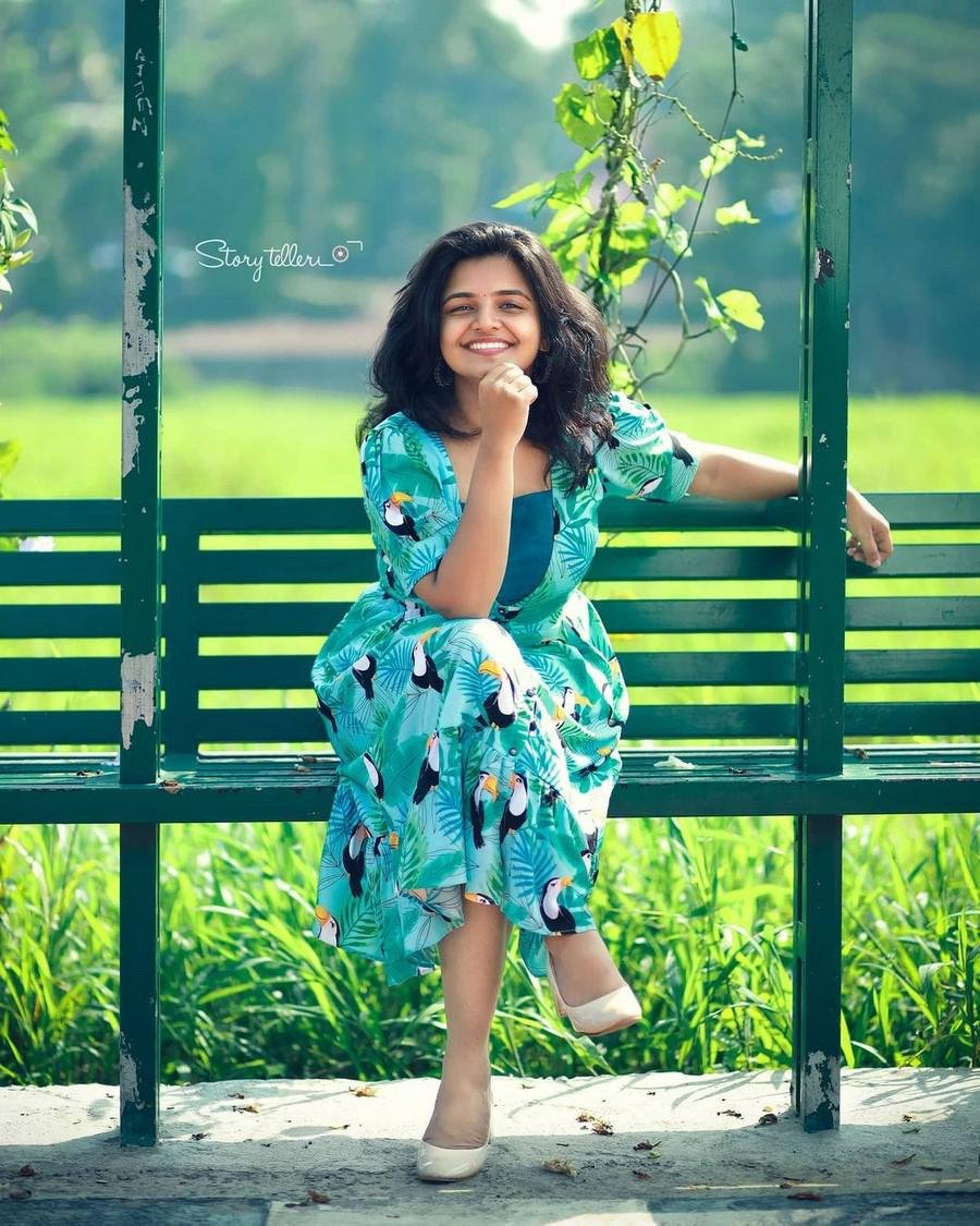 Drishya Dinesh age, family, husband, movies, biography 3 Drishya Dinesh Photoshoot