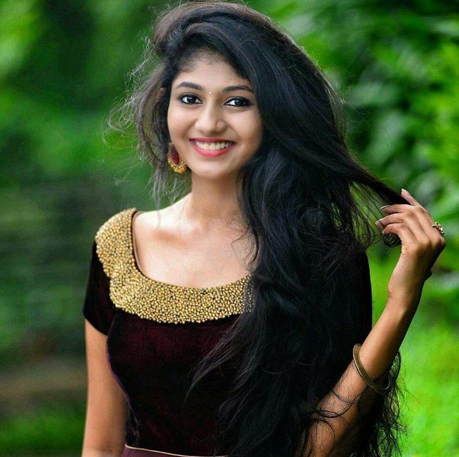 Drishya Raghunath Age, Parents, Husband, Movies, Biography 3 Drishya Raghunath Actress Photos