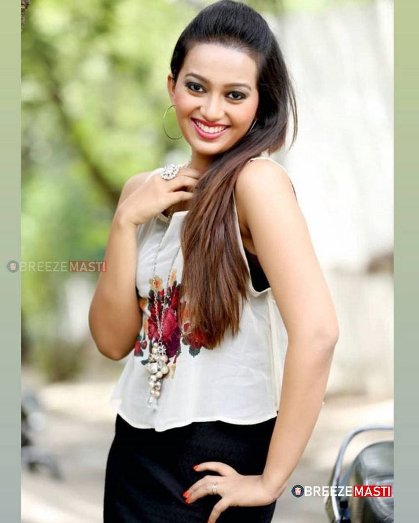 Ester Noronha Actress Pictures