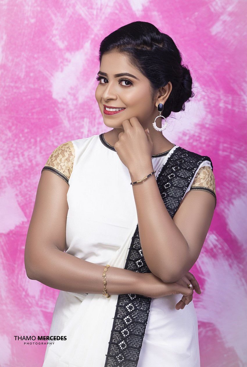 Jangiri Madhumitha age, movies, family, husband, biography 2 Jangiri Madhumitha Photoshoot