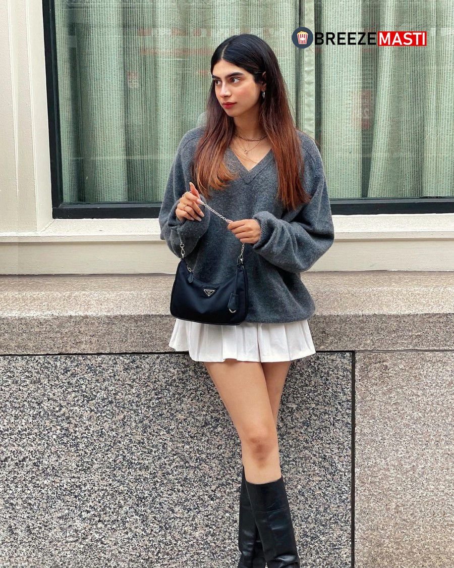 Khushi Kapoor Instagram Photos