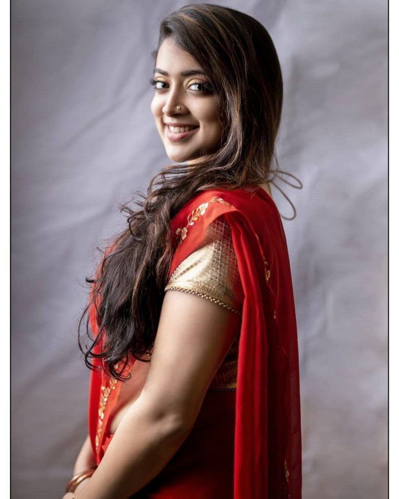 Madhuri Braganza Age, Family, Husband, Movies, Biography 5 Madhuri Braganza Cute Pics