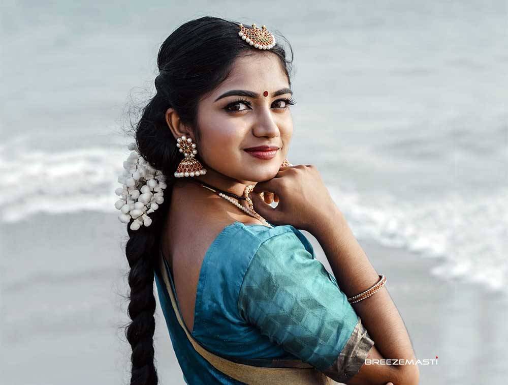 Malavika Manoj (actress) Age, Family, Movies, Biography
