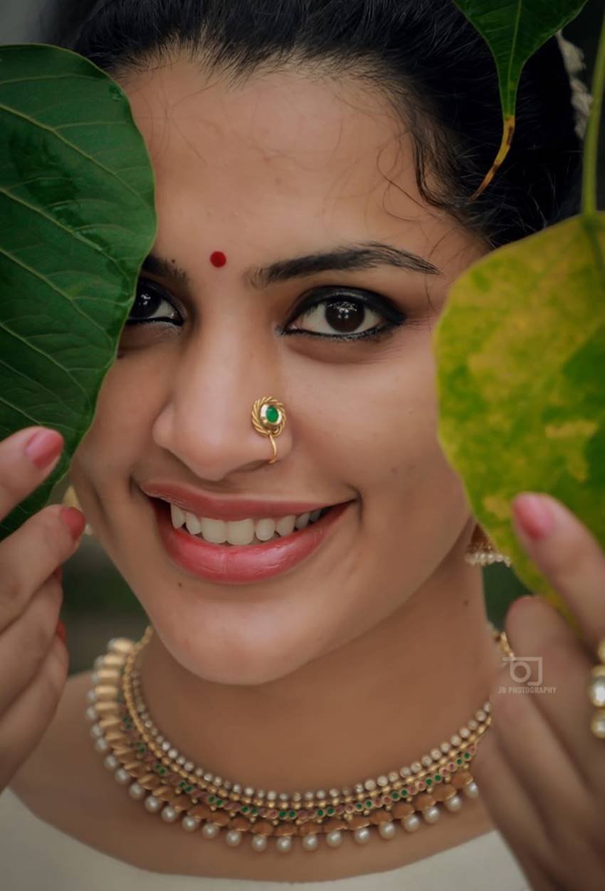 Vanditha Manoharan Age, Husband, Family, Movies, Biography 2 Malayalam Actress Vanditha Manoharan Images (1)