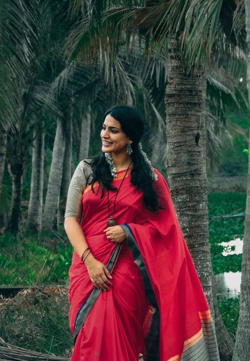 Vanditha Manoharan Age, Husband, Family, Movies, Biography 9 Malayalam Actress Vanditha Manoharan Saree Stills (2)
