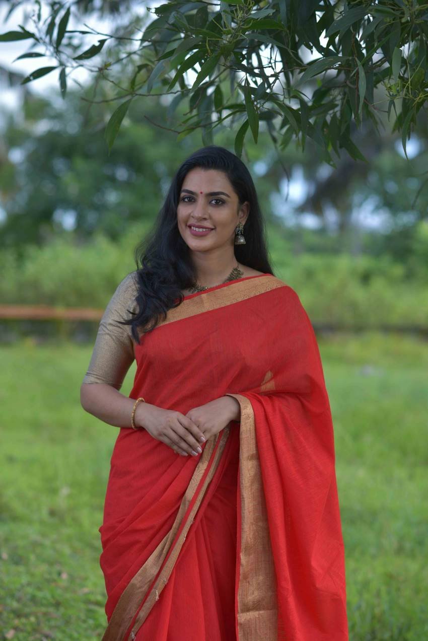 Vanditha Manoharan Age, Husband, Family, Movies, Biography 10 Malayalam Actress Vanditha Manoharan Saree Stills (3)