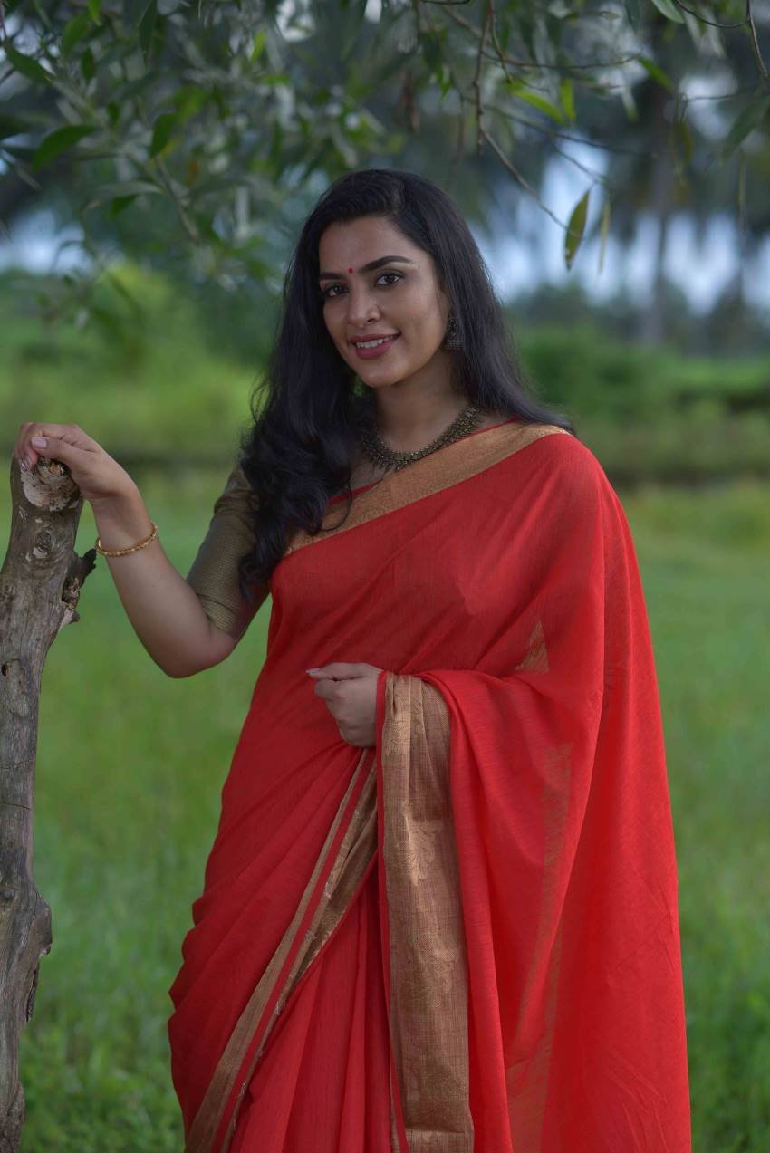 Vanditha Manoharan Age, Husband, Family, Movies, Biography 12 Malayalam Actress Vanditha Manoharan Saree Stills (5)