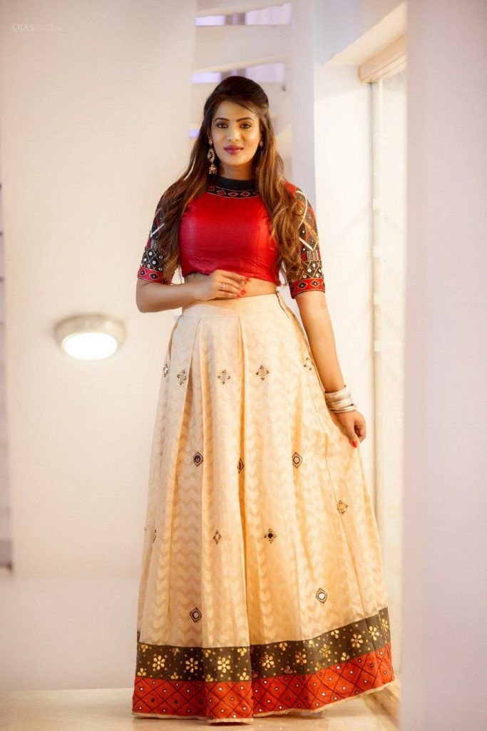 Meera Mithun Actress Photos