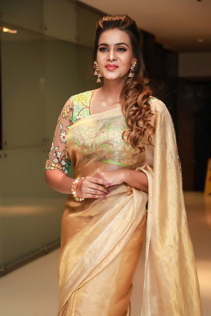 Meera Mithun In Saree Photoshoot