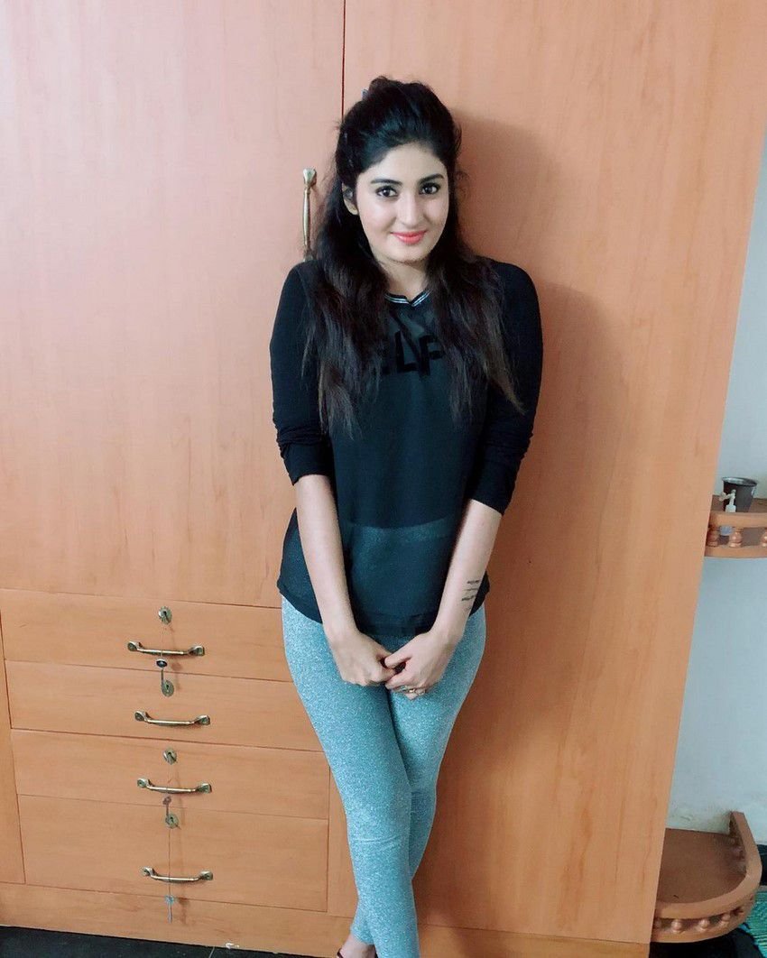 Nimeshika Radhakrishnan Actress Images