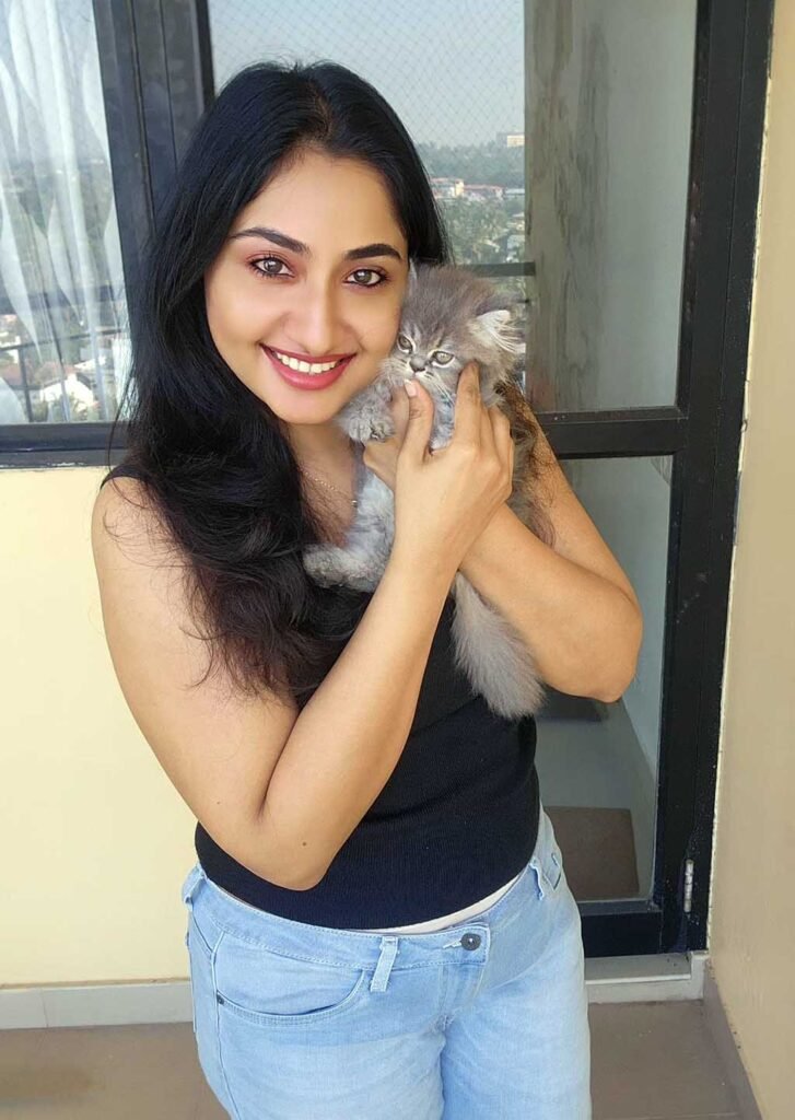 Niya Varghese actress photos