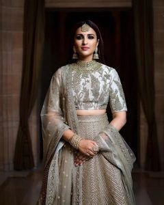 Parineeti Chopra Pictures