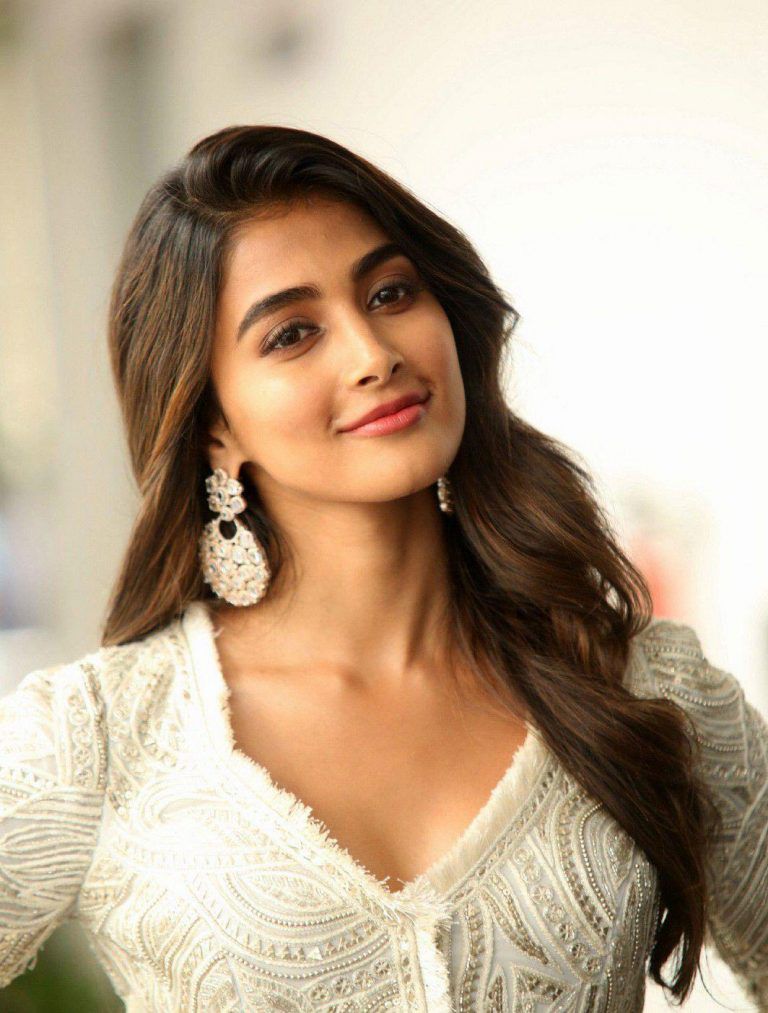 Pooja Hegde Age, Family, Husband, Movies, Biography - Breezemasti