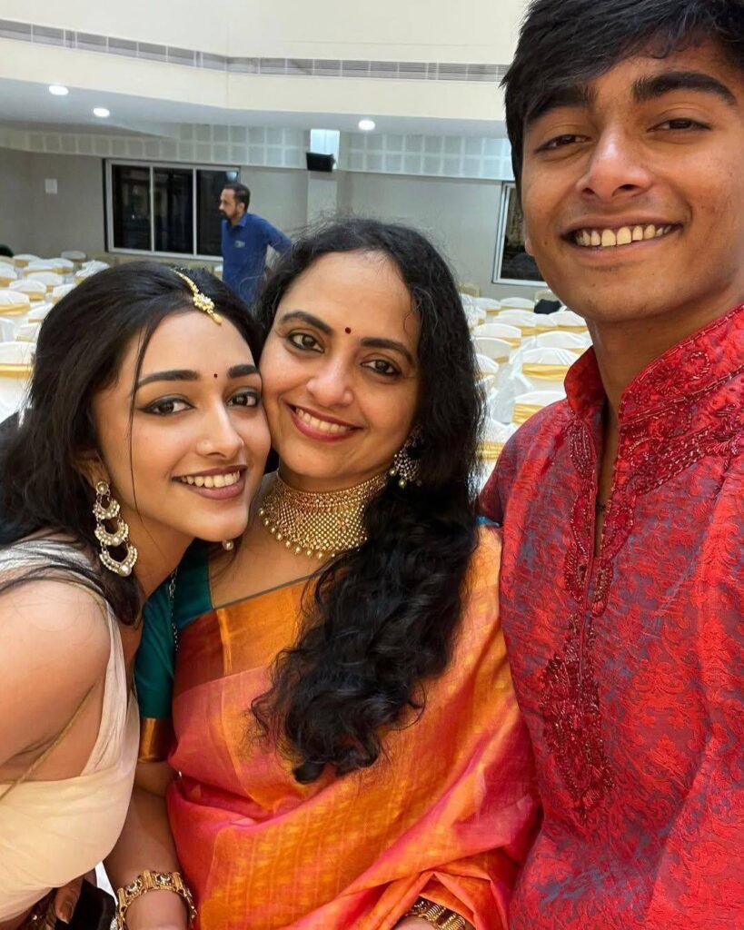 Preity Mukhundhan Actress With Family