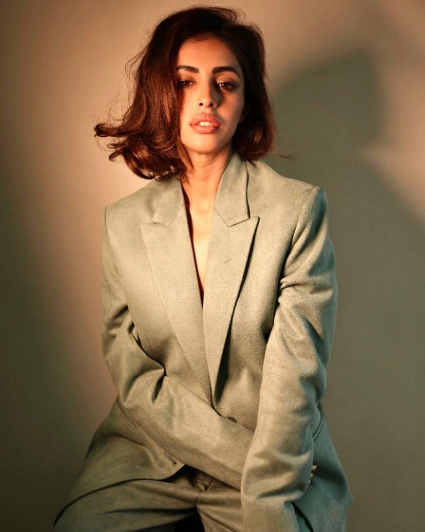 Priya Banerjee Age, Family, Height, Husband, Movies, Biography 2 Priya Banerjee Actress Pics