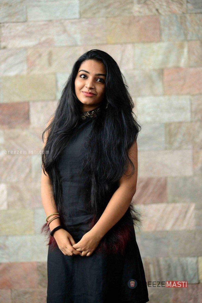 Rajisha Vijayan Age, Height, Family, Husband, Movies, Biography 6 Rajisha Vijayan Malayalam Actress Photos