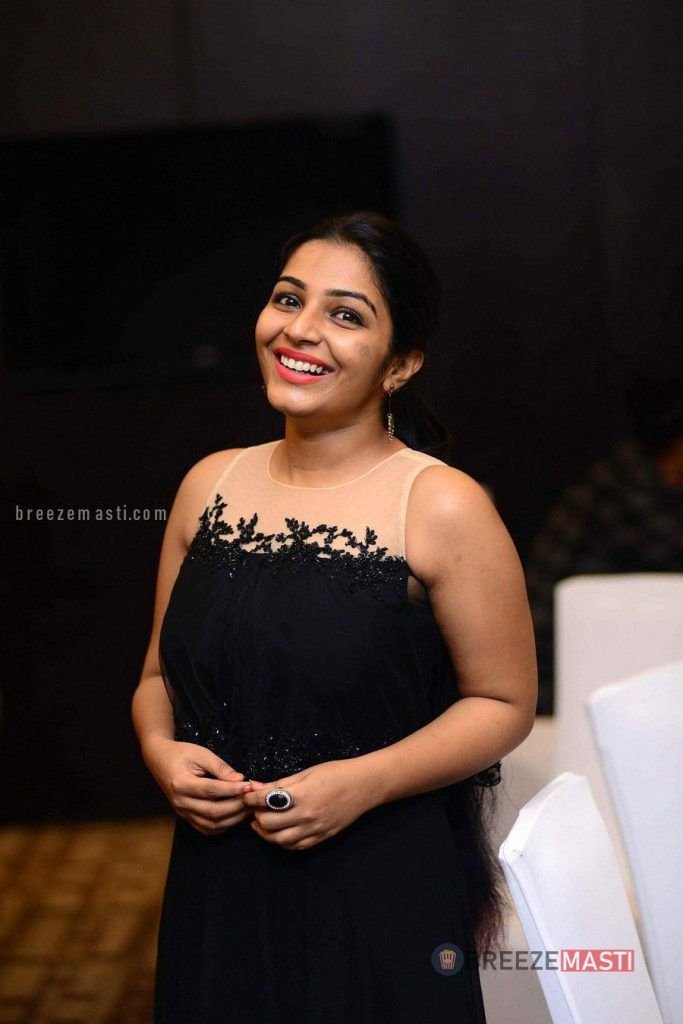 Rajisha Vijayan Age, Height, Family, Husband, Movies, Biography 7 Rajisha Vijayan Photos