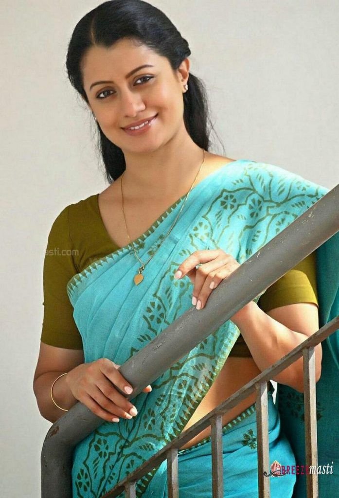 Reenu Mathews Actress Pictures