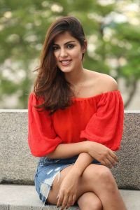 Rhea Chakraborty New Phtoos (2)