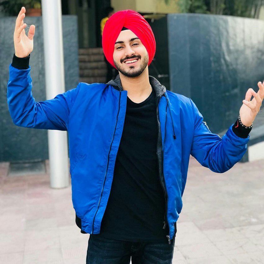 Rohanpreet Singh (Singer) Wiki, Age, Family, Wife, Biography - BREEZEMASTI