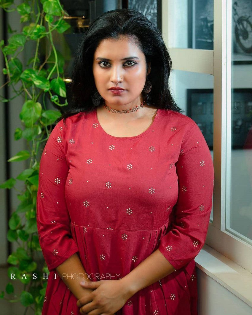 Roshna Ann Roy Photos