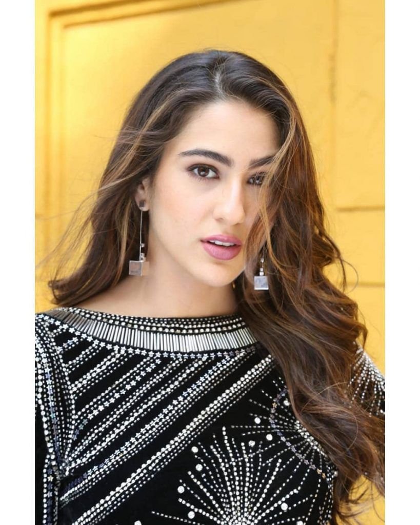 Sara Ali Khan Age, Family, Husband, Diet, Movies, Biography 2 Sara Ali Khan Profile Photos (4)