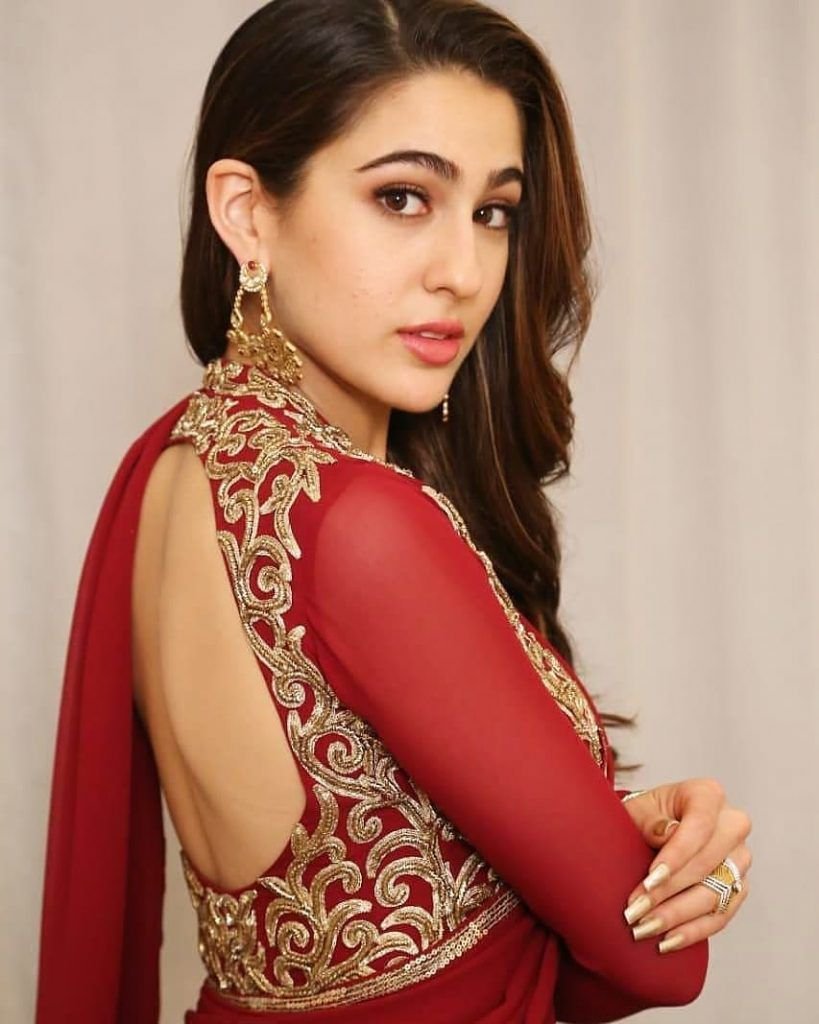 Sara Ali Khan Age, Family, Husband, Diet, Movies, Biography 3 Sara Ali Khan Profile Photos (8)