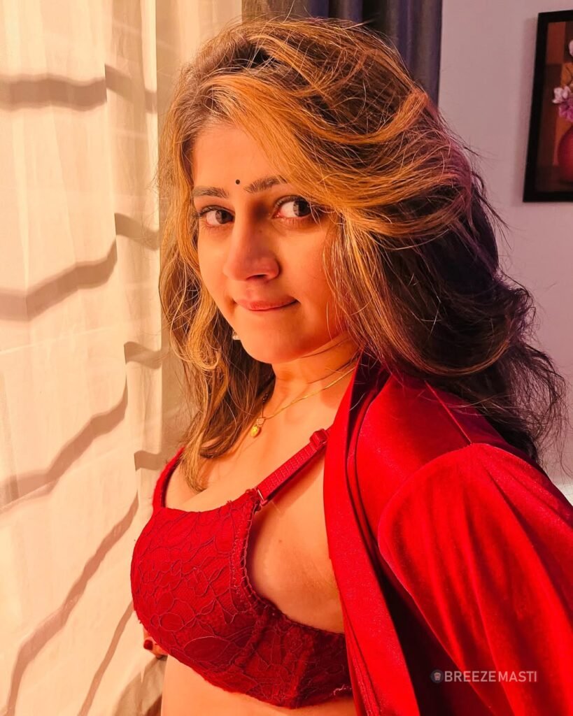 Sarika Salunkhe Age, Husband, Net Worth, Web Series, Biography 6 Sarika Salunkhe Hot Photoshoot