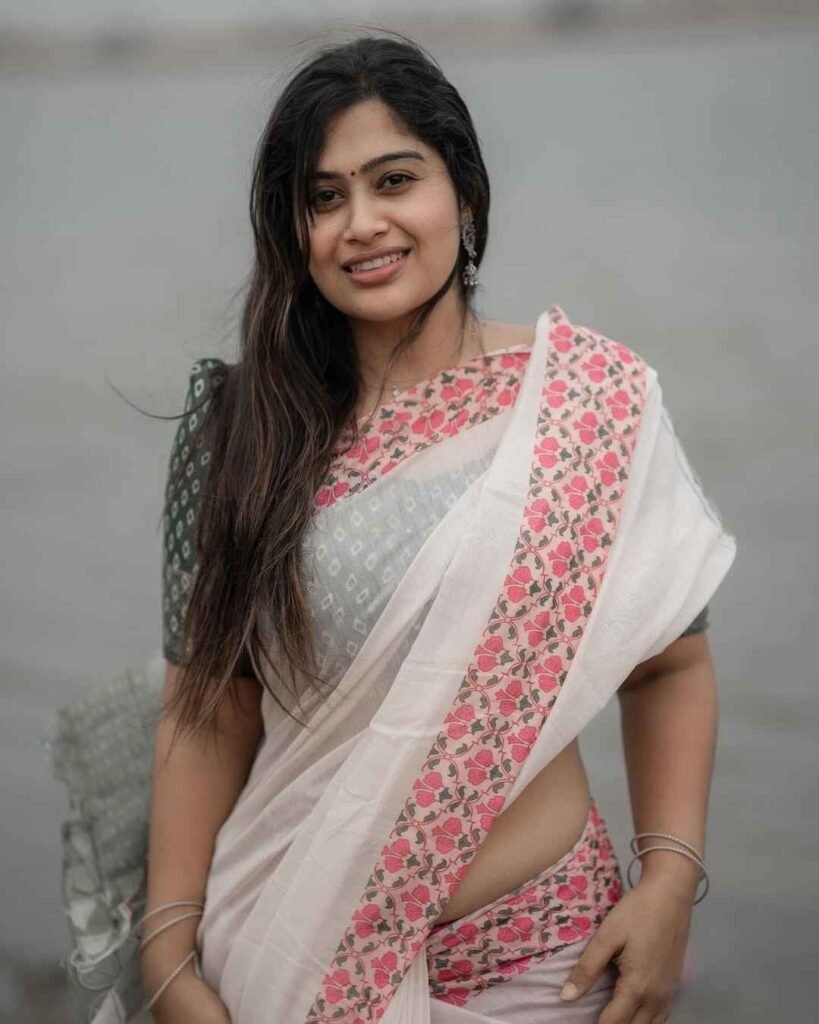 Shobana Uthaman Age, Family, Husband, Serial, Biography 4 Shobana Uthaman Actress Photoshoot