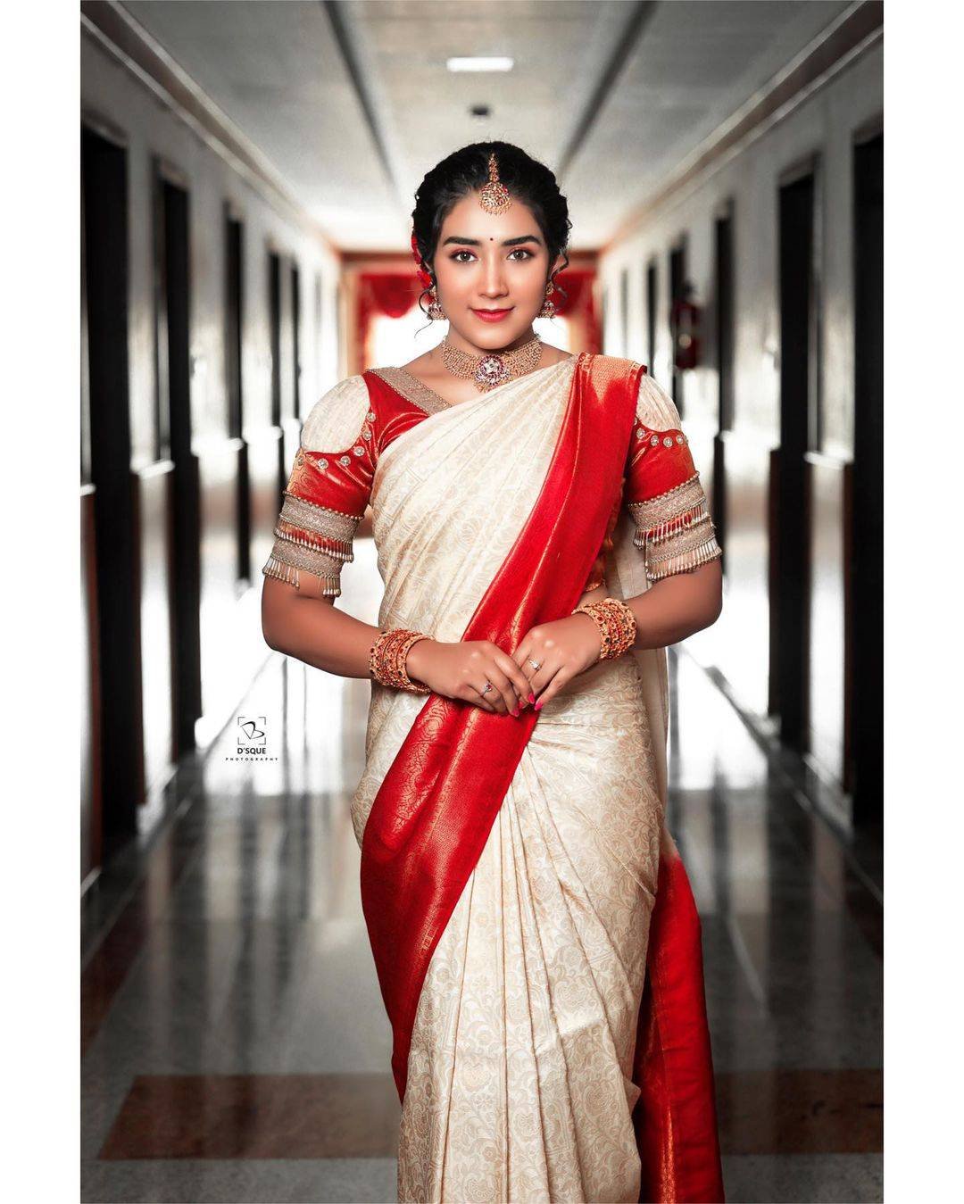 Sreenithi Serial Actress Age, Family, Husband, Movies, Biography 3 Sreenithi Serial Actress Photos