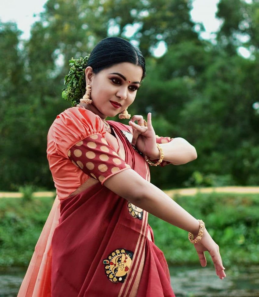 Sruthy Suresh Actress Images