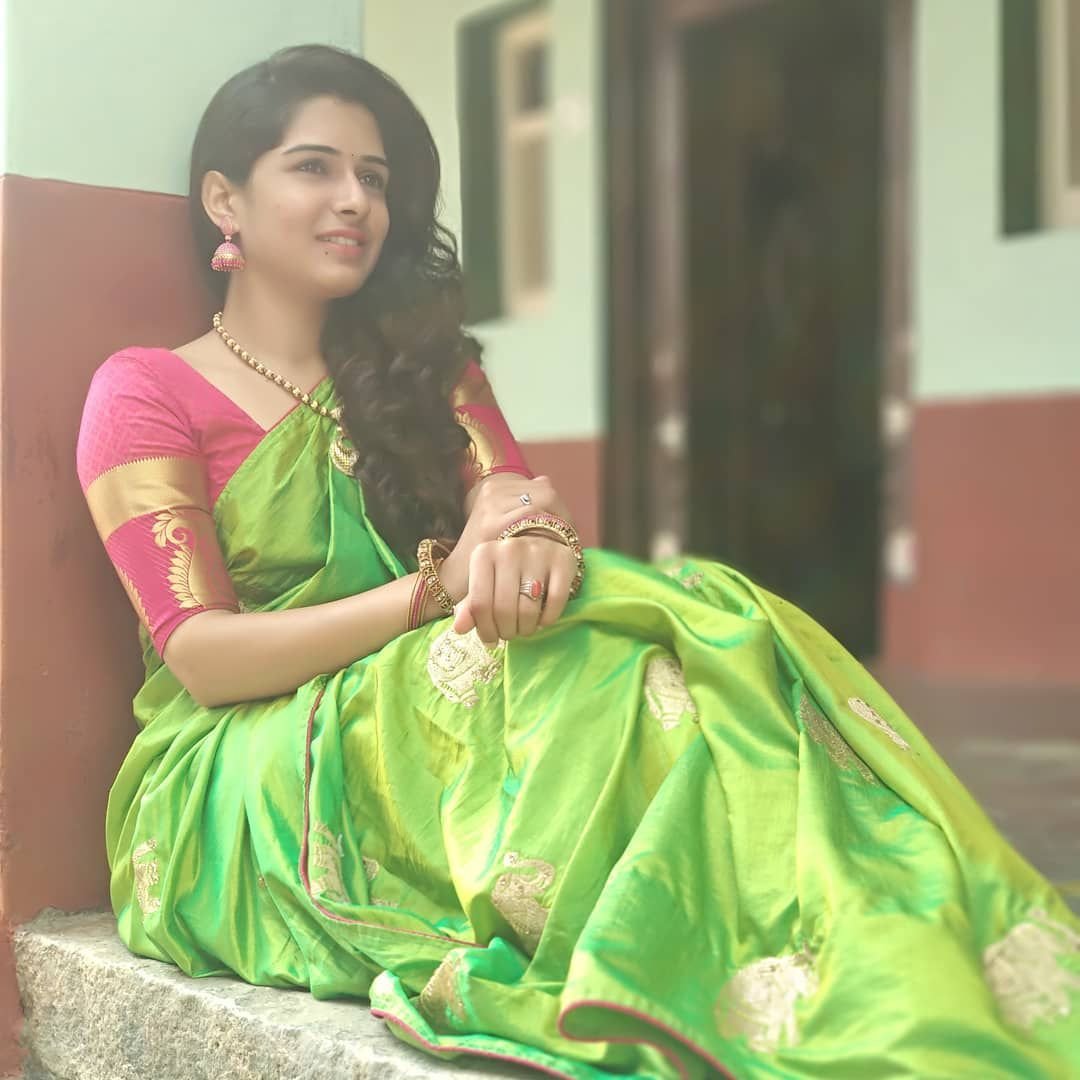 Supritha Sathyanarayan Saree Photos (1)